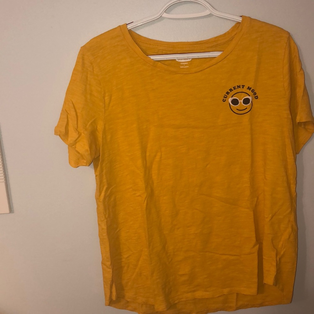 yellow tshirt